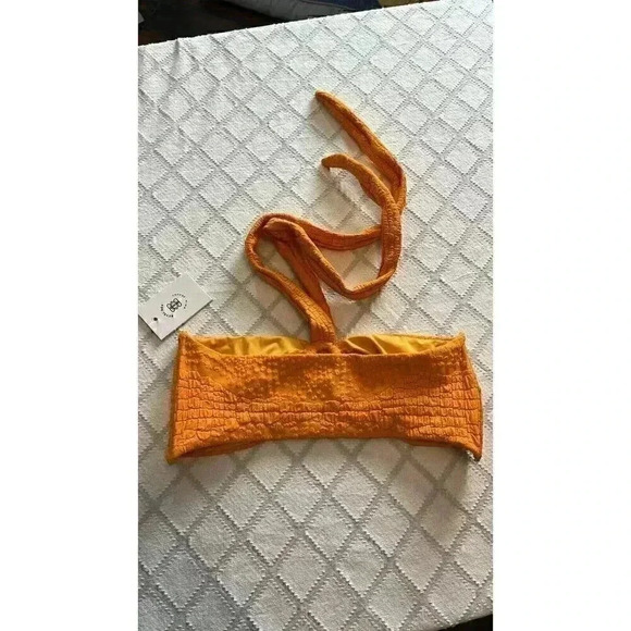 Revel Rey Womens Size Medium Shea Bikini Top Cara Cara Orange Croc Halter New - Picture 4 of 8